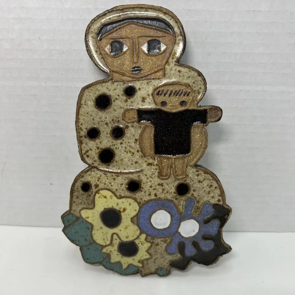 Vtg St Andrew’s Abbey Stoneware Flower Madonna 8” Wall Plaque Ceramic Mom Child